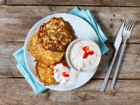 Zucchini-Pancakes mit Paprika-Joghurt-Dip Rezept