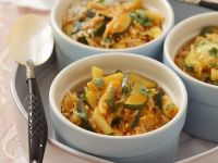 Zucchini-Wachsbohnen-Curry mit Koriander Zucchini-Wachsbohnen-Curry mit Koriander