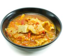 Kim-Chi-Suppe mit Tofu bei Erkältung
