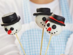 Winterliche Cake-Pops