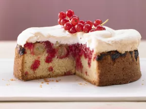 Beeren-Baiser-Kuchen