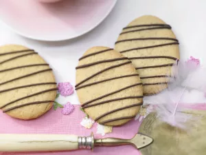 Gebackene Marzipan-Ostereier Gebackene Marzipan-Ostereier