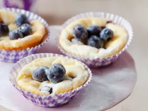 Kasekuchen Muffins Mit Blaubeeren Rezept Eat Smarter 