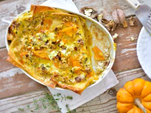 Kürbislasagne mit Thymian-Zitronen-Kruste Kürbislasagne mit Thymian-Zitronen-Kruste