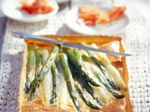 Spargel-Parmesan-Tarte