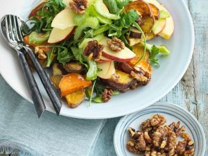 Apfel-Süßkartoffel-Salat mit Walnüssen Rezept