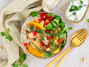 Bunte Bowl mit Apfel-Kürbis-Mix und Kräuterseitlingen Rezept