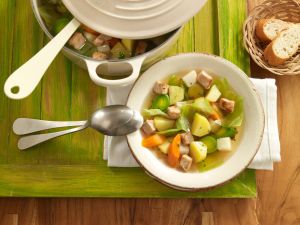 Bunter Gemüse-Fleischtopf Rezept