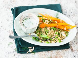 Couscous mit Erbsen und Möhren Rezept