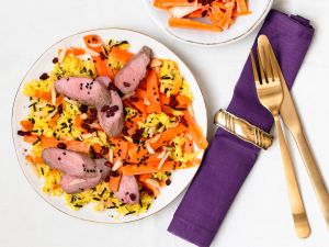 Lammlachs zu orientalischem Wildreis und Möhren in einer Gewürzsauce Rezept