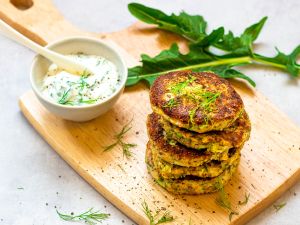 Dillbratlinge mit Löwenzahn-Dip Rezept