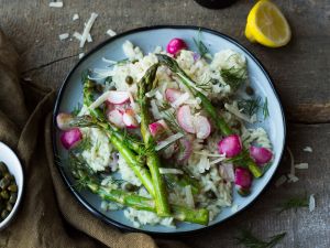 Frühlings-Risotto mit grünem Spargel und Radieschen Rezept