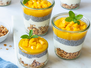 Frühstück im Glas mit Exquisa ZERO Quark-Joghurt-Creme Mango