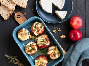 Gebackene Pflaumen mit Ziegencamembert Rezept