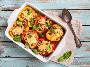 Gefüllte Paprika mit Hack-Reis-Füllung Rezept