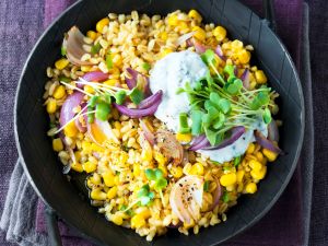 Getreidepfanne mit Skyr-Dip Rezept