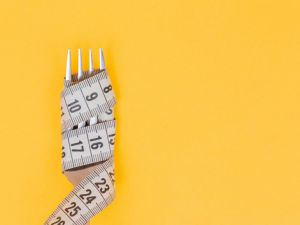 Gewichtsschwankungen: Das sind die 5 häufigsten Ursachen