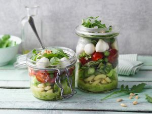 Grüner Spargel-Nudel-Salat im Glas Rezept