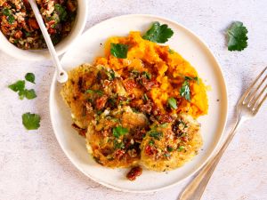 Haferbratlinge auf Möhrenstampf mit Gremolata Rezept