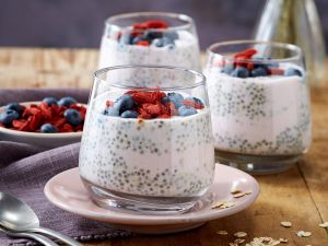 Heidelbeer-Overnight Oats mit Chiasamen