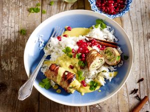 Indische Schnitzelröllchen mit Kokos-Reis