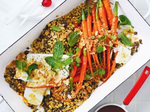 Karamellisierte Honigmöhren auf Dinkel-Linsen-Gemüse Rezept