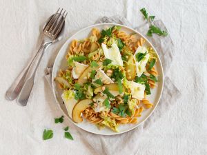 Kichererbsen-Pasta mit Weichkäse und Birnen Rezept