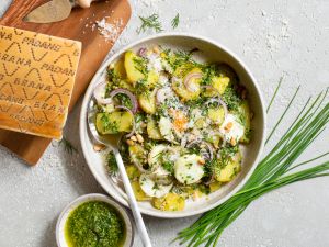 Kräuter-Kartoffelsalat mit Ei und Grana-Padano-Pesto Rezept