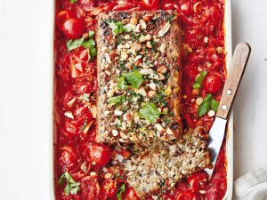 Linsen-Mandel-Braten mit Sugo Rezept