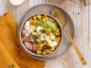 Quinoa-Bowl mit Tofu