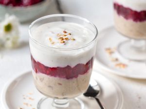 Overnight Oats mit Beerenkompott und ACTIVIA Rezept