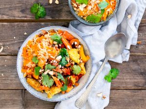 Papaya-Hähnchen-Curry mit Möhren-Mandel-Reis Rezept