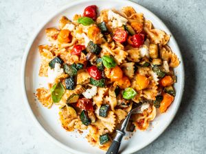 Pasta mit Sommergemüse und Pesto Rosso Rezept