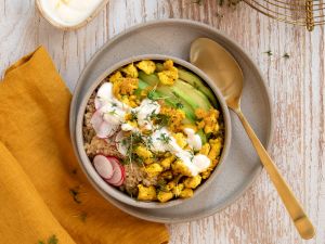 Quinoa-Bowl mit Tofu Rezept