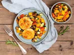 Reis-Linsen-Bratlinge auf Ratatouille Rezept