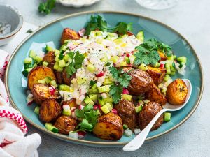 Röstkartoffelsalat mit Gemüse Rezept
