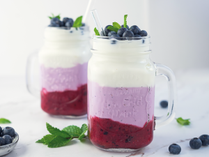 Schicht-Smoothie mit Heidelbeere Rezept
