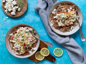 Spaghetti mit Zucchini-Zitronen-Sauce und Feta Rezept
