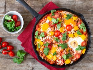 Tomaten-Reis-Shakshuka mit Paprika Rezept