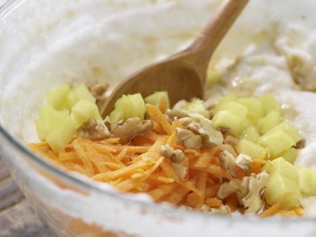 Ananas-Möhren-Kuchen Zubereitung Schritt 6 Ananas-Möhren-Kuchen Zubereitung Schritt 6