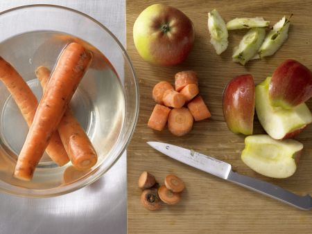 Apfel-Gemüse-Saft Zubereitung Schritt 1 Apfel-Gemüse-Saft Zubereitung Schritt 1