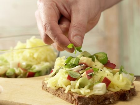 Apfel-Majoran-Brote Zubereitung Schritt 8 Apfel-Majoran-Brote Zubereitung Schritt 8