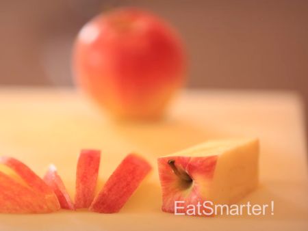 Apfel schneiden