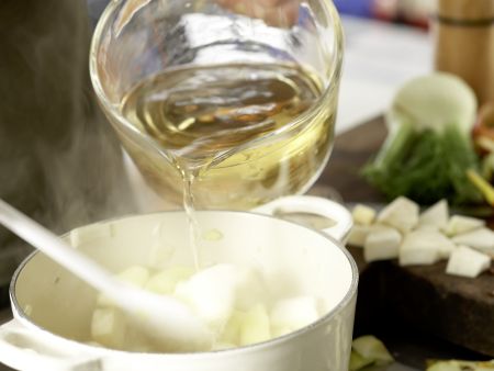 Apfel-Sellerie-Suppe Zubereitung Schritt 3 Apfel-Sellerie-Suppe Zubereitung Schritt 3