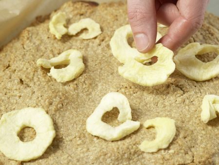 Apfel-Walnuss-Schnitten Zubereitung Schritt 9 Apfel-Walnuss-Schnitten Zubereitung Schritt 9