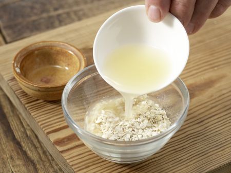 Apfelmus-Brei mit Haferflocken Zubereitung Schritt 3 Apfelmus-Brei mit Haferflocken Zubereitung Schritt 3