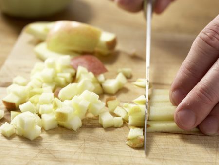 Apfelpunsch mit Rosinen Zubereitung Schritt 2 Apfelpunsch mit Rosinen Zubereitung Schritt 2