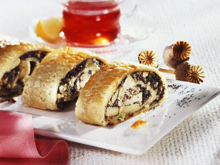 Apfelstrudel mit Mohn