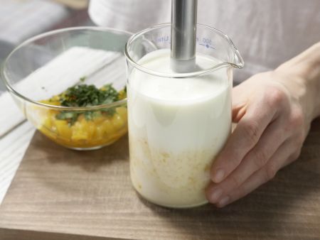 Aprikosen-Curry-Sauce Zubereitung Schritt 4 Aprikosen-Curry-Sauce Zubereitung Schritt 4