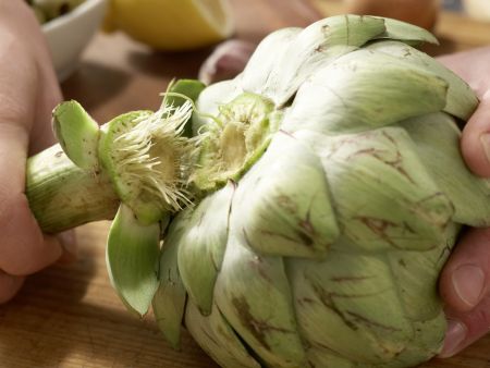 Artischocken-Cremesuppe Zubereitung Schritt 1 Artischocken-Cremesuppe Zubereitung Schritt 1